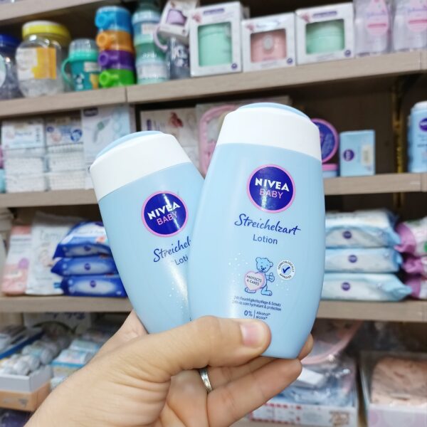 NIVEA Baby Streichelzart